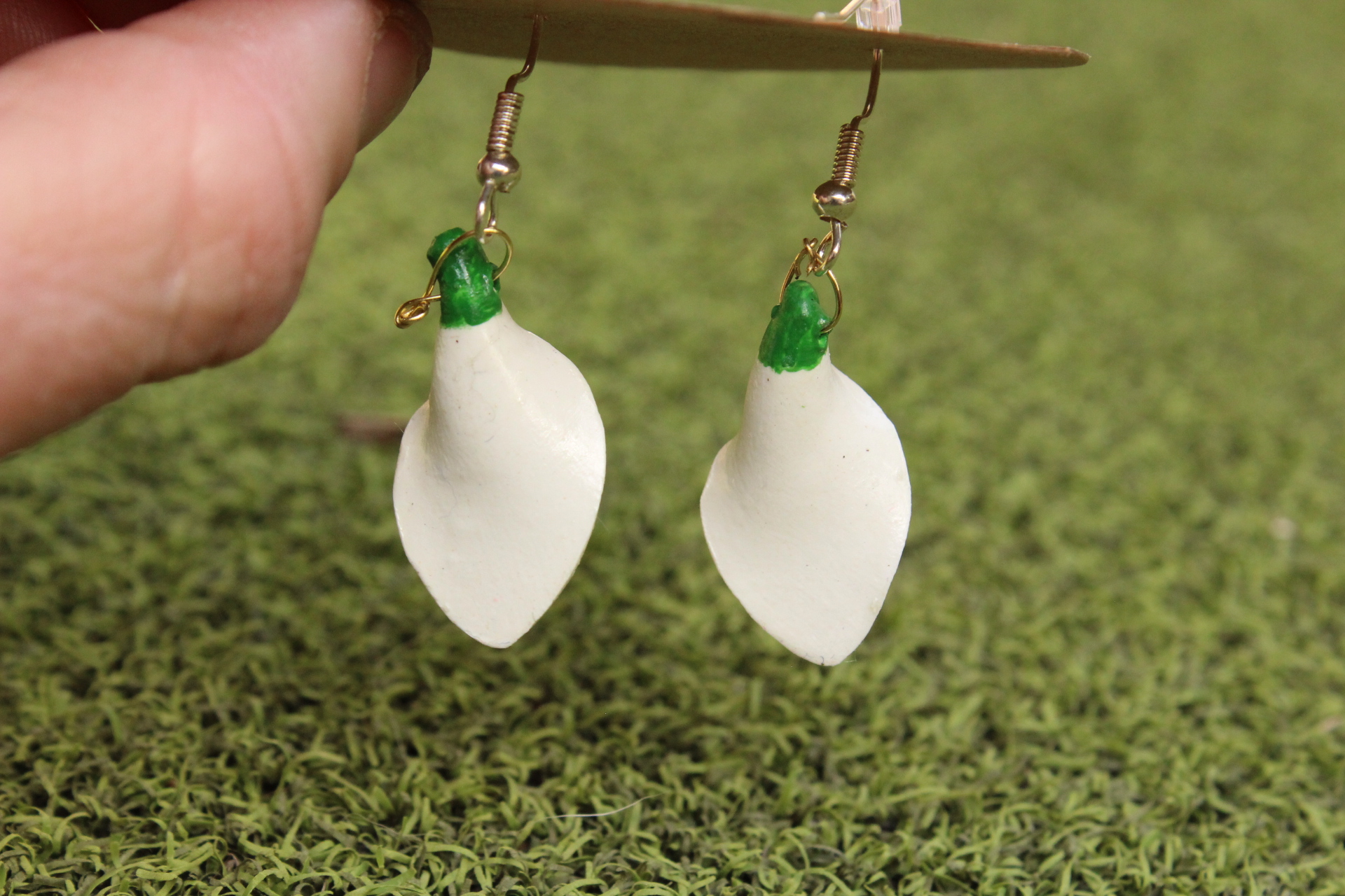 Calla Lily Dangle Earrings - Image 5