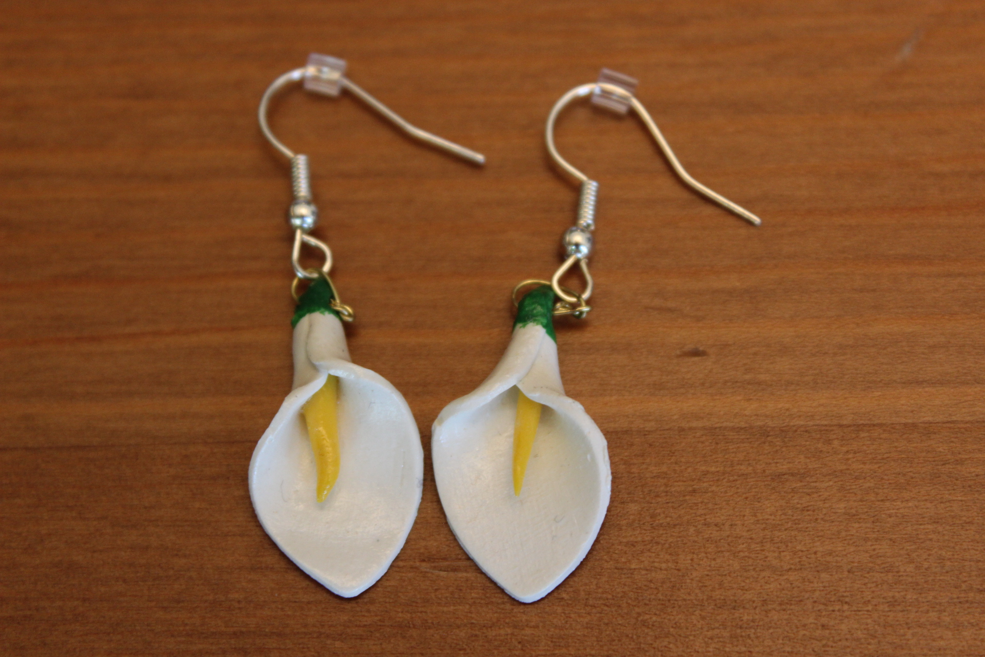 Calla Lily Dangle Earrings - Image 2